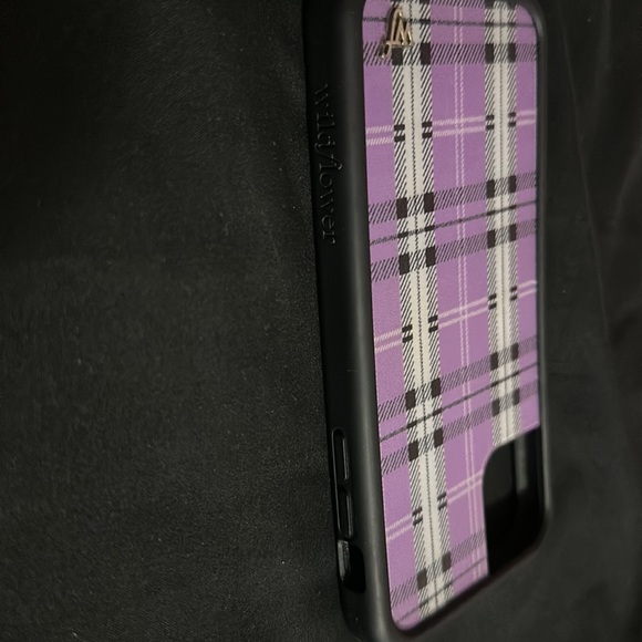 iPhone 11 wildflower case (purple) - Picture 2 of 3